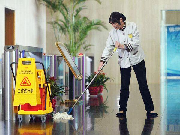 為什么現在很多企業保潔選擇托管，而不是自招呢？